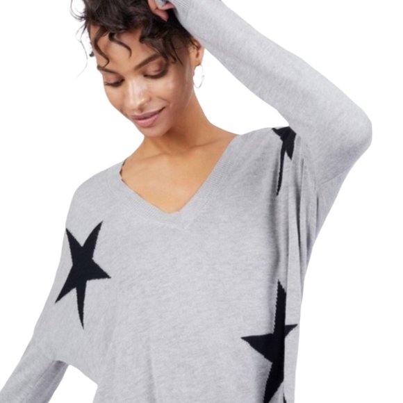 Kut from the Kloth Sweaters - Kut from the Kloth Star Sweater V-Neck Long Sleeve Step Hem Pullover Knit Top XS